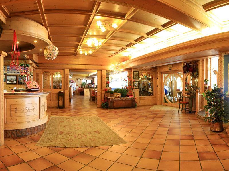 Sporting Hotel Passo del Tonale Eksteriør bilde