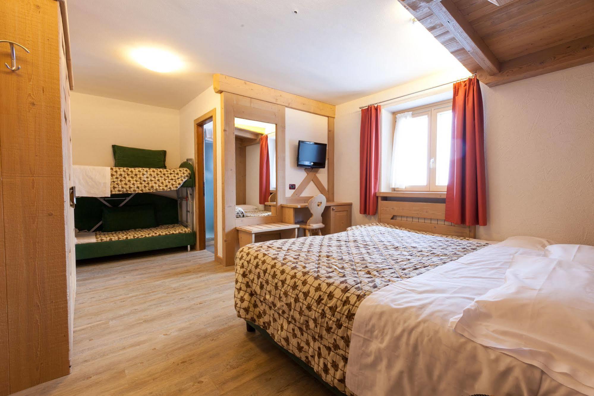 Sporting Hotel Passo del Tonale Eksteriør bilde
